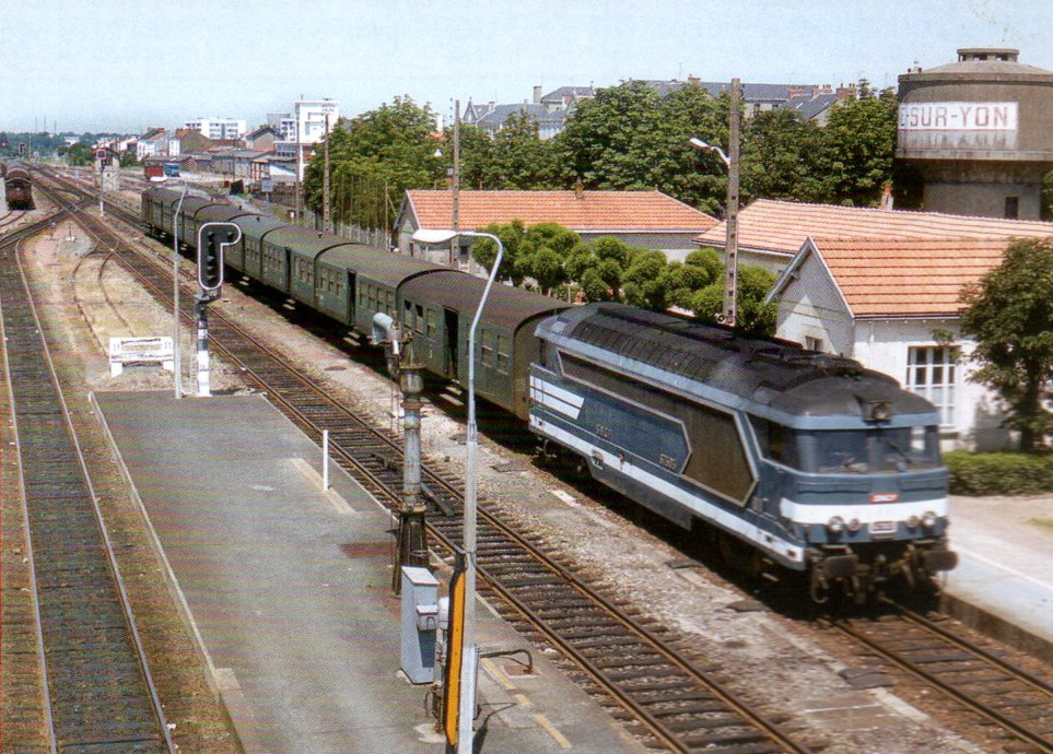 La Roche sur Yon juin 1975 omnibus 6911 de Nantes La_roc40