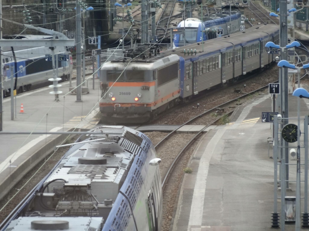 Rennes photos locomotives électriques et diésel en gare et au dépôt Renne110