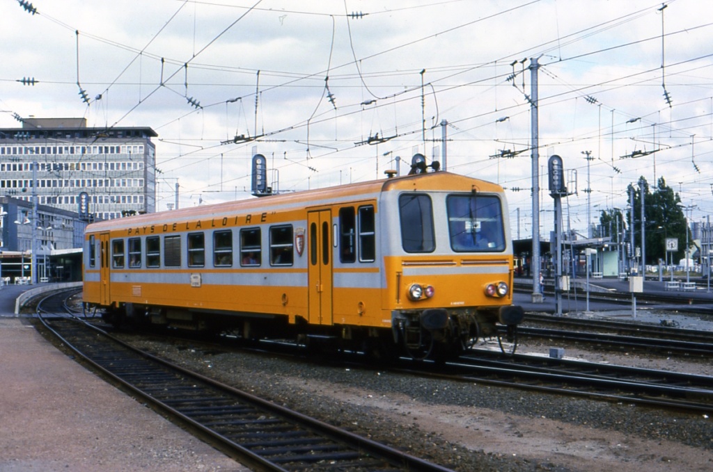 autorail X 92100 orange Pays de la Loire X_210010