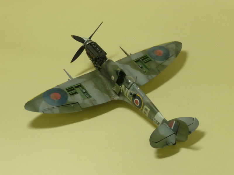 Spitfire MkIX NL-B P1040213