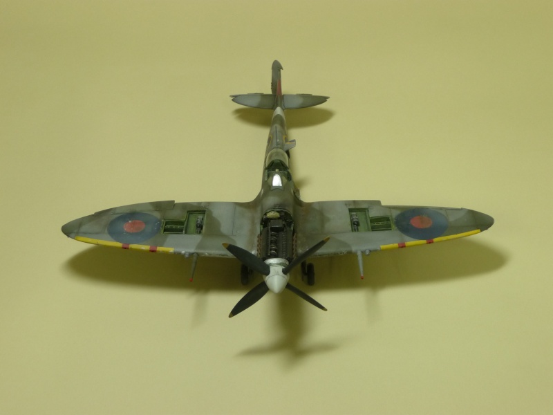 Spitfire MkIX NL-B P1040219