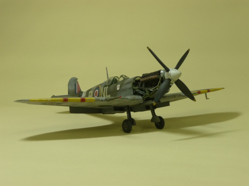 Spitfire MkIX NL-B P1040221
