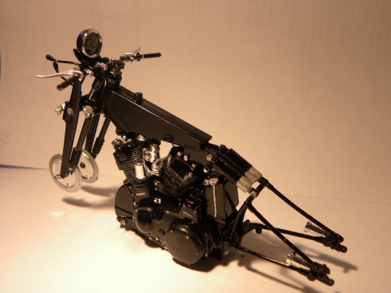 VINCENT BLACK SHADOW 1/12 REVELL Photo_17