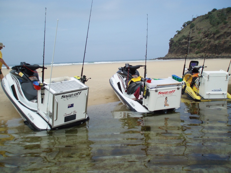 Bait Board bolted to ice box chiili bin lid Fraser17