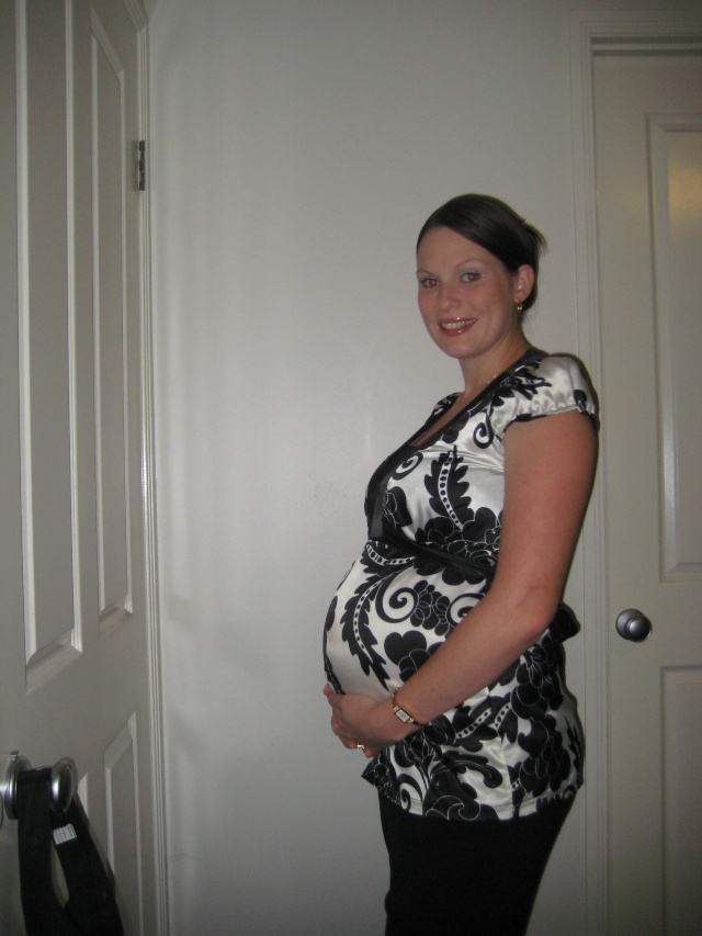 FROM BUMP TO BABY - bump pics!! - Page 32 35_wee13