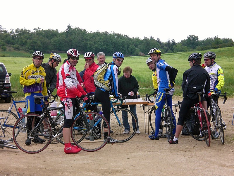 Le VCB était à la Reventine  le 9 mai 2010 ....avec la pluie Photo-11