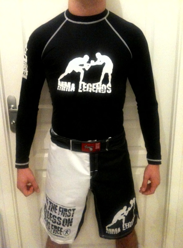MMA-LEGENDS FIGHT WEAR !!! de retour !!!! Rash_t10