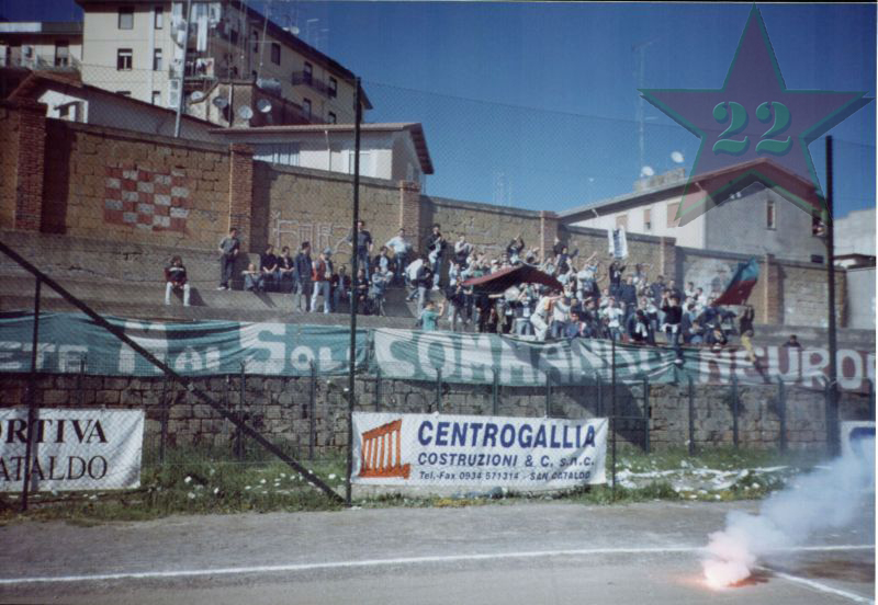 Stagione Ultras 2002/2003 - Pagina 4 Cn22_116