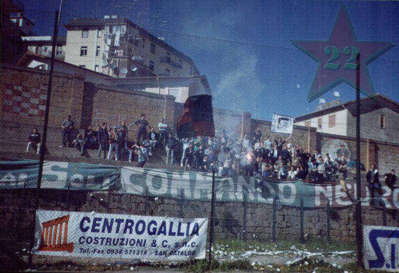 Stagione Ultras 2002/2003 - Pagina 4 Cn22_216