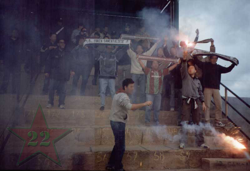 Stagione Ultras 2002/2003 - Pagina 4 Cn22_313