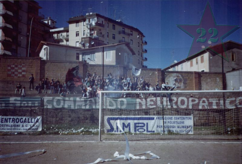 Stagione Ultras 2002/2003 - Pagina 4 Cn22_315