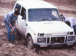 toute l'histoire des lada de 1978 a 1995 chapeau bas Mme . Shapei10
