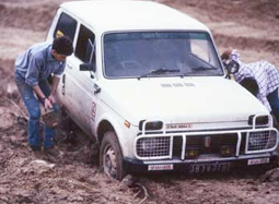 toute  l'histoire des lada de 1978 a 1995 chapeau bas Mme . Shapei10