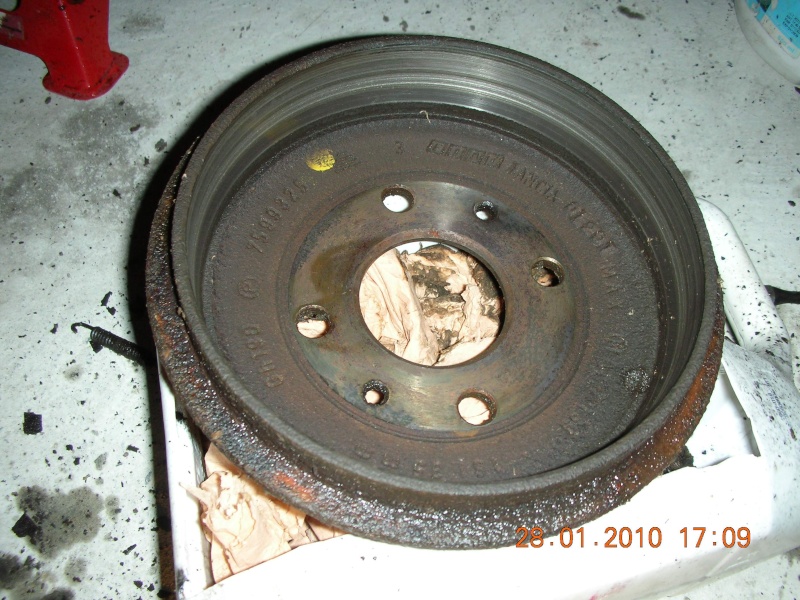 [ Fiat Punto II an 2000 ] Remplacement frein arr a tambour (tuto) Dscn3615