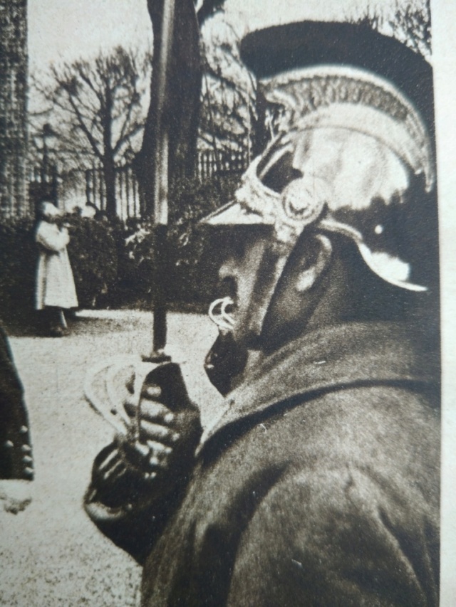 Le casque de gendarme modèle 1912 (A cheval et à pied)  00001i10