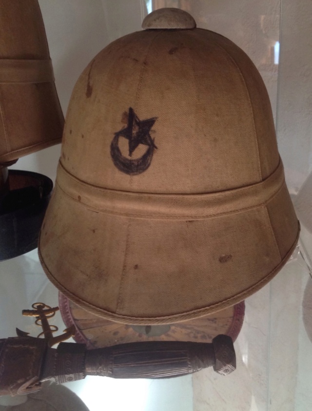 Le casque colonial modèle 1886  11_452
