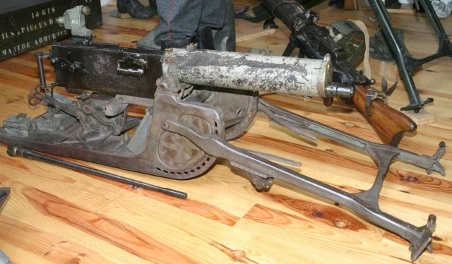  La mitrailleuse MG08 et ses accessoires 3_0_ar11