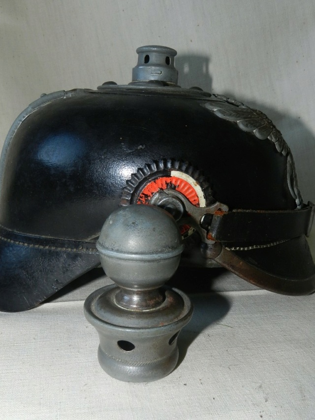 Les casques à boule de troupe et d'officier : les badois	 3_594