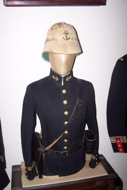 Les uniformes de la coloniale  8_0_gu10