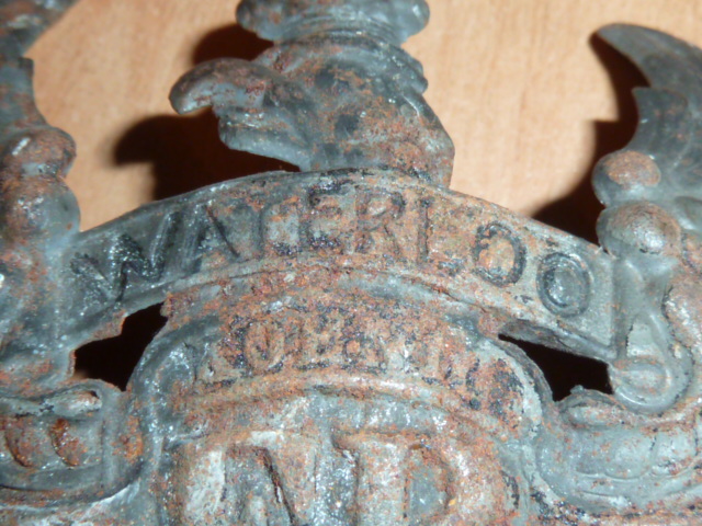 Les casques à pointe: banderole "Waterloo" et "Waterloo-Peninsula."  8_636