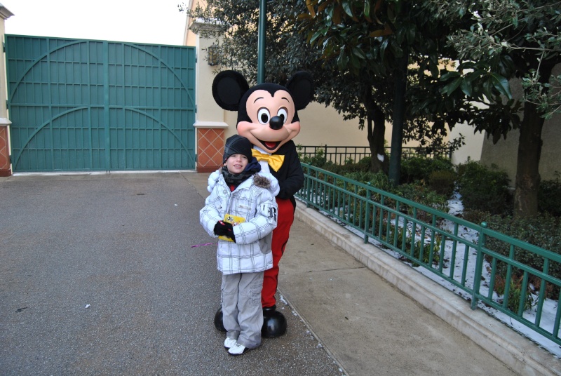 notre petit mickey - Page 4 Photo_55