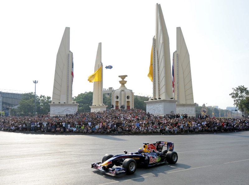 Formula 1 - Mark Webber ravit Bangkok 816910