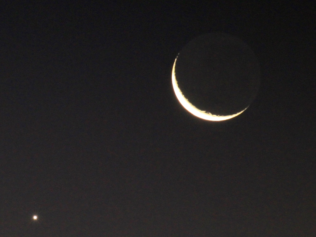 Conjonction serrée de la Lune et Vénus vue de La Réunion Lune_v11