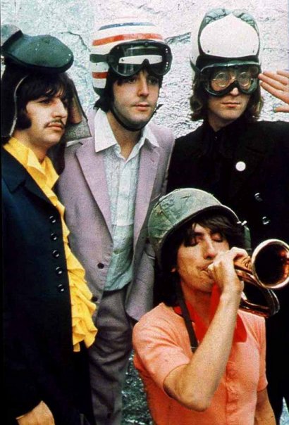 The Beatles ou l'art du déguisement Thebea10
