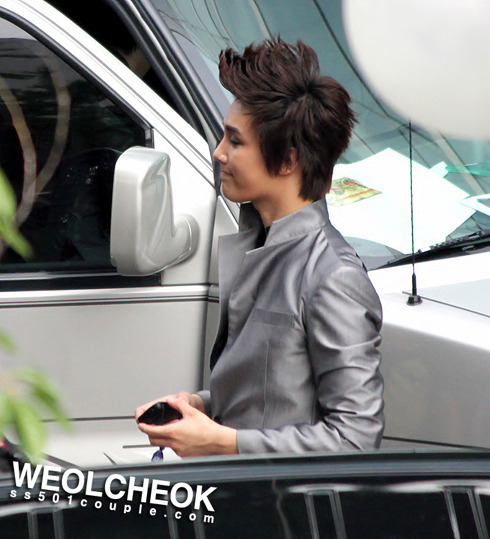 [STALK 2010/06/13] SS501 leaving after SBS Inkigayo recording Ss_ink21