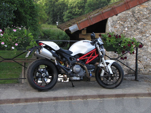 Ducati Monster 796 ABS (2010) Ducati13
