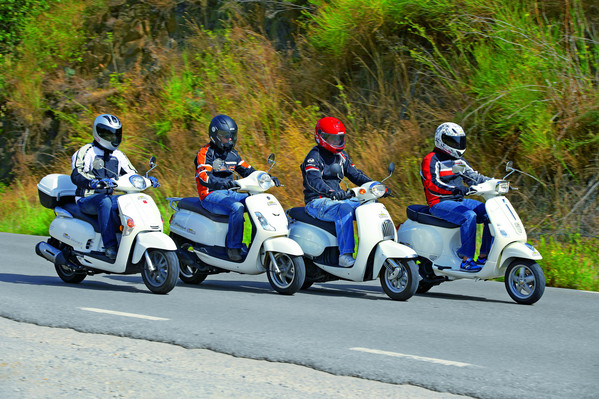 Kymco Like 125, SYM Fiddle II 125, Daelim Besbi 125, Piaggio Vespa S 125: Ciudadanos seductores Ciudad11