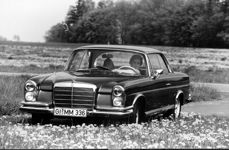 La Mercedes 220 SE / 250SE Coupé (W111) 1961-1965   0661010