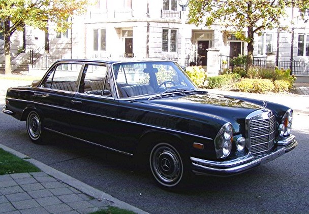 La Mercedes 300 SEL 3.5 (W109) Berline  16495710