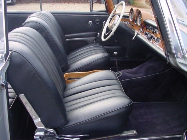 La Mercedes 220 / 250 SE Cabriolet (W111) 1965-1969 22991413