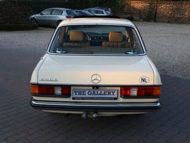 [Historique] La Mercedes Benz (W123) 1976-1985  23010311