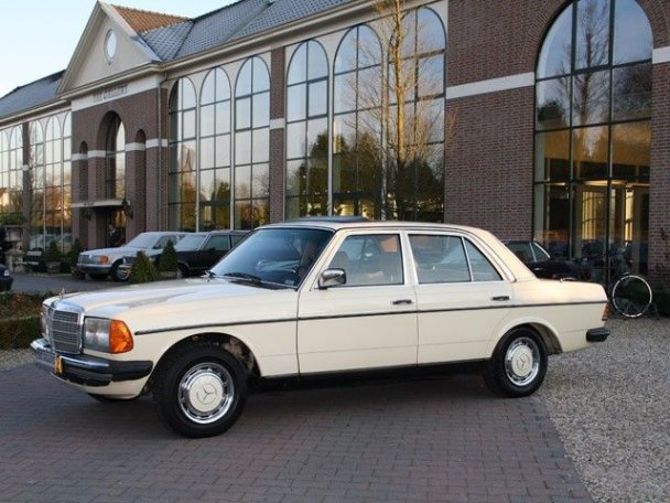 [Historique] La Mercedes Benz (W123) 1976-1985  23010618