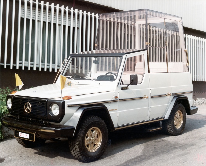 [Historique] Mercedes-Benz fournisseur du Vatican 67048010