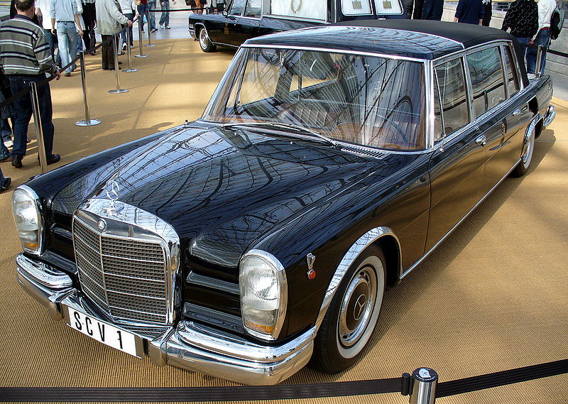 [Historique] Mercedes-Benz fournisseur du Vatican 800px-16