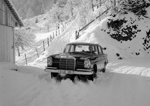 Les Mercedes 230 S / 220 SE Grosse Heckflosse  (W111) 1961-1965   Dcpmbe26
