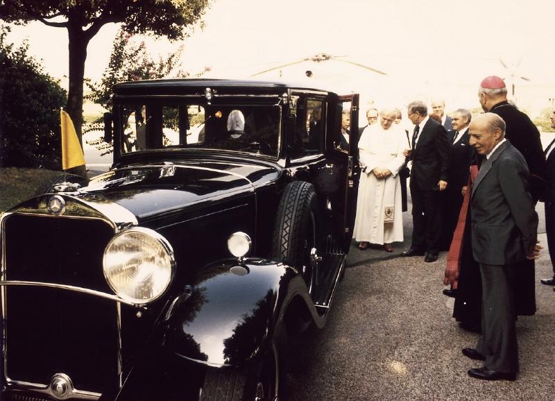 [Historique] Mercedes-Benz fournisseur du Vatican Dddddd10