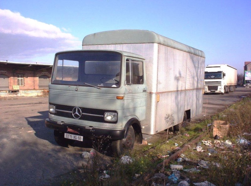 [Historique] Les Poids lourds Mercedes  Merce937