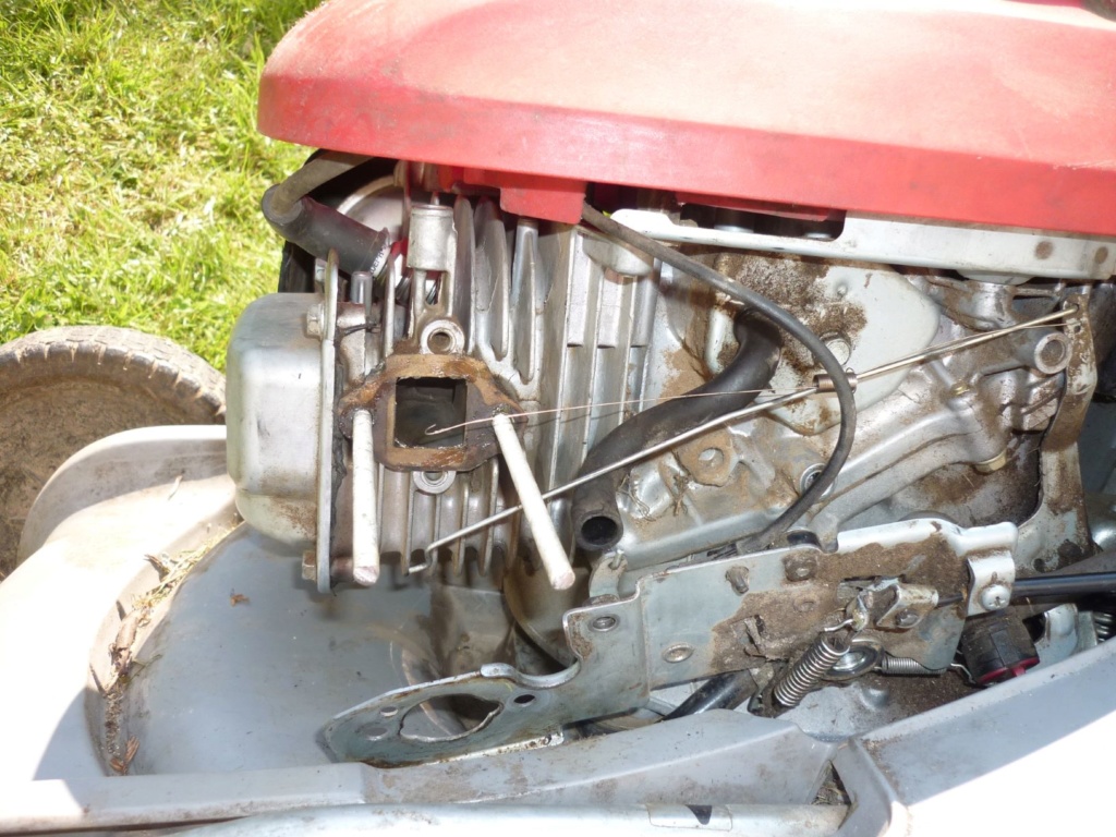 moteur - carburateur tondeuse moteur  OHV Honda GCV 160 P1210613