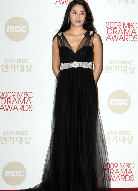 【2009】MBC颁奖姐姐礼服秀 - 页 2 20091261