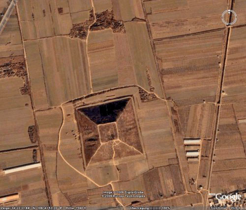 ¿ Pirámides Egipcias en China ? Pirami14