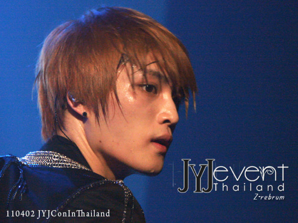 [Foto] Concierto JYJ Vuelta al Mundo - Tailandia parte 2 y 3 13120