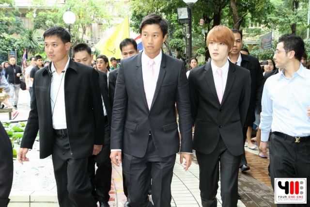 [Foto] Compilación de las actividades de Kim Director en Tailandia y Junsu y Yoochun en el aeropuerto de Suvarnabhumi 1581