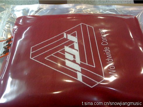 [FOTOS] JYJ Concert Venue + Fan Goods  1725