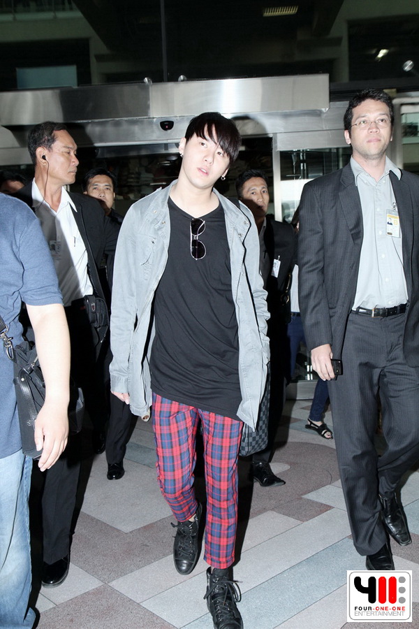 [Foto] Compilación de las actividades de Kim Director en Tailandia y Junsu y Yoochun en el aeropuerto de Suvarnabhumi 8133