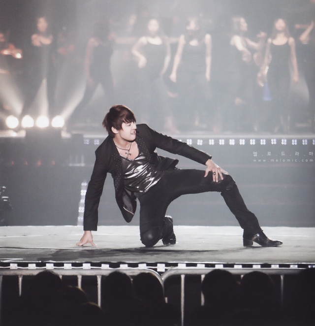 [Foto] Junsu - Concierto Musical DVD Photobook parte 2 A14