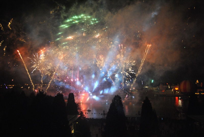Mickey’s Magical Fireworks & Bonfire  le 4 , 6 et 8 novembre 2013 - Page 3 Octobr28